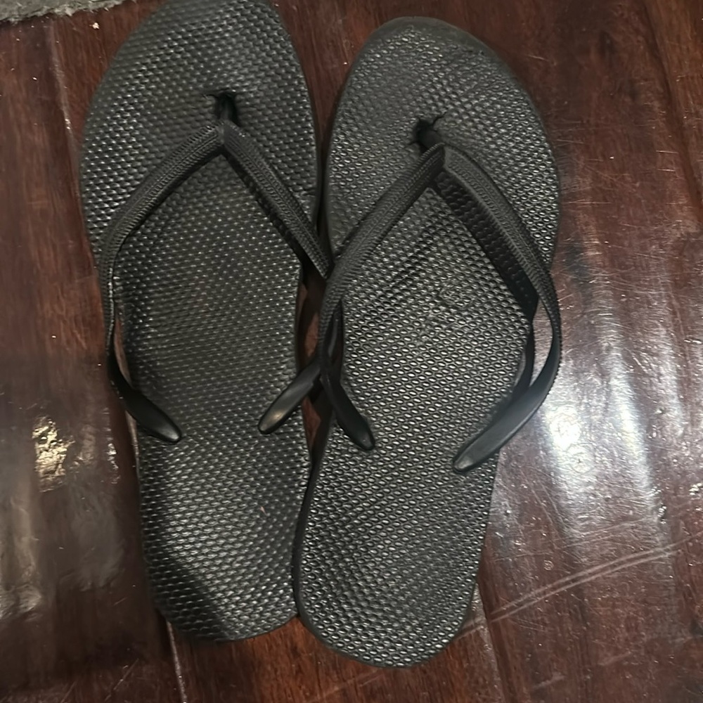 Women’s sandals size 7